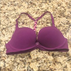 Victoria’s Secret plunge push up bra. Front clasp
